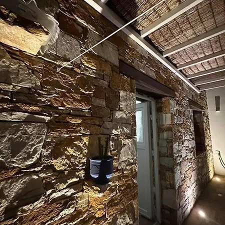 πετρινη κατοικια Vári